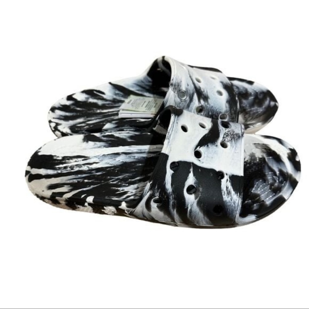 Marbled croc slides